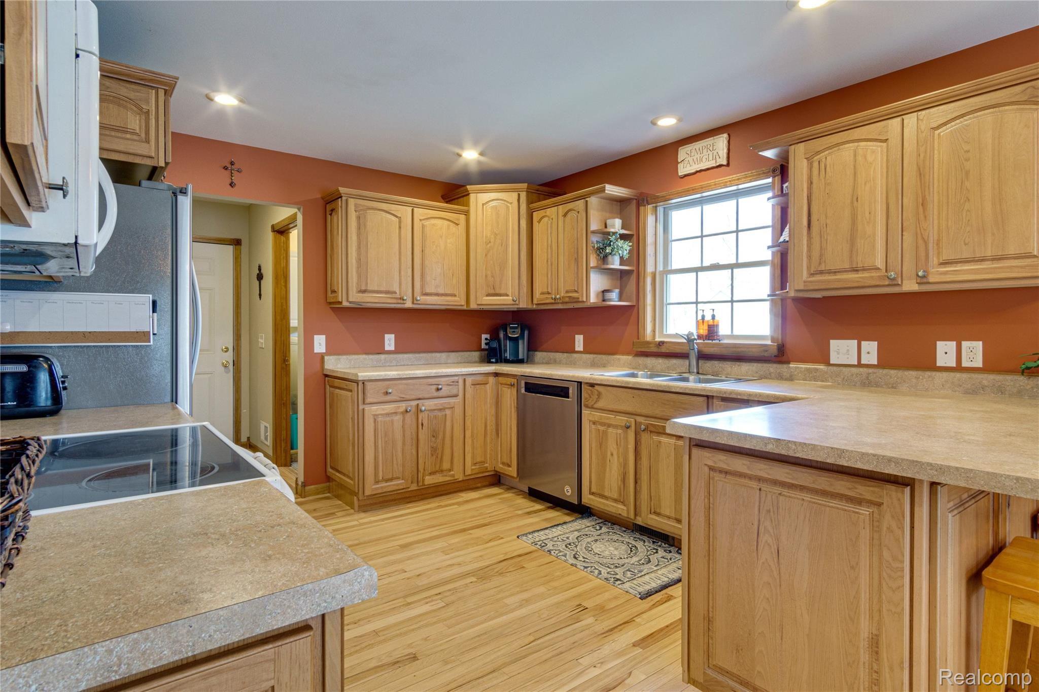 10357 Maple Road Birch Run, MI 48415 - Photo 10 of 43 Interiors (12 of 43).jpg