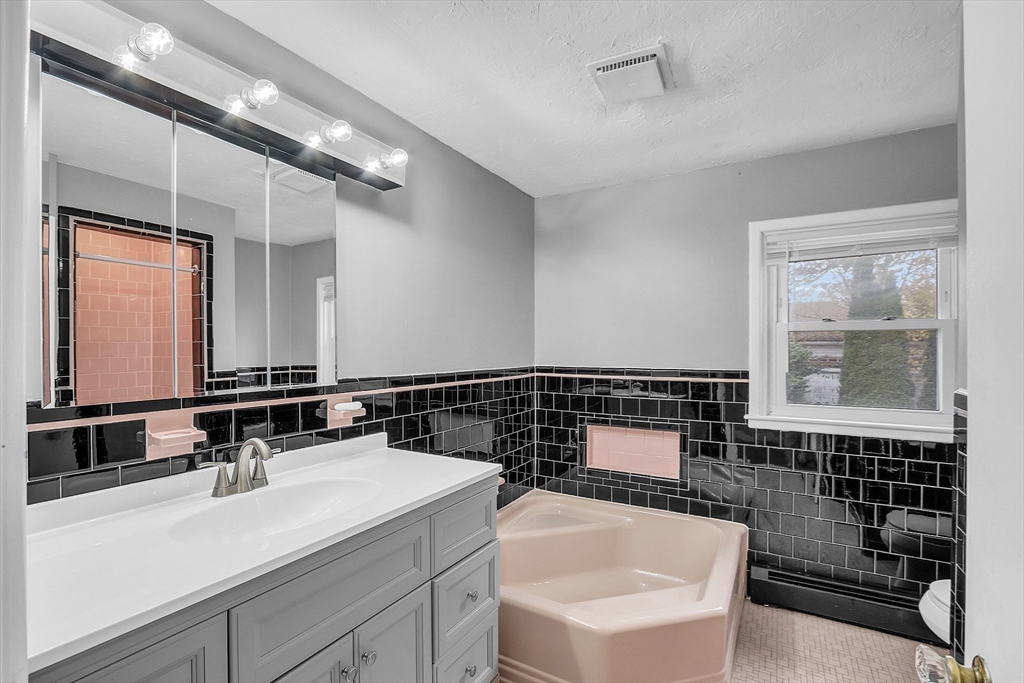 5 Stanley Road Shrewsbury, MA 01545 - Photo 19 of 29 Gallery Image 19