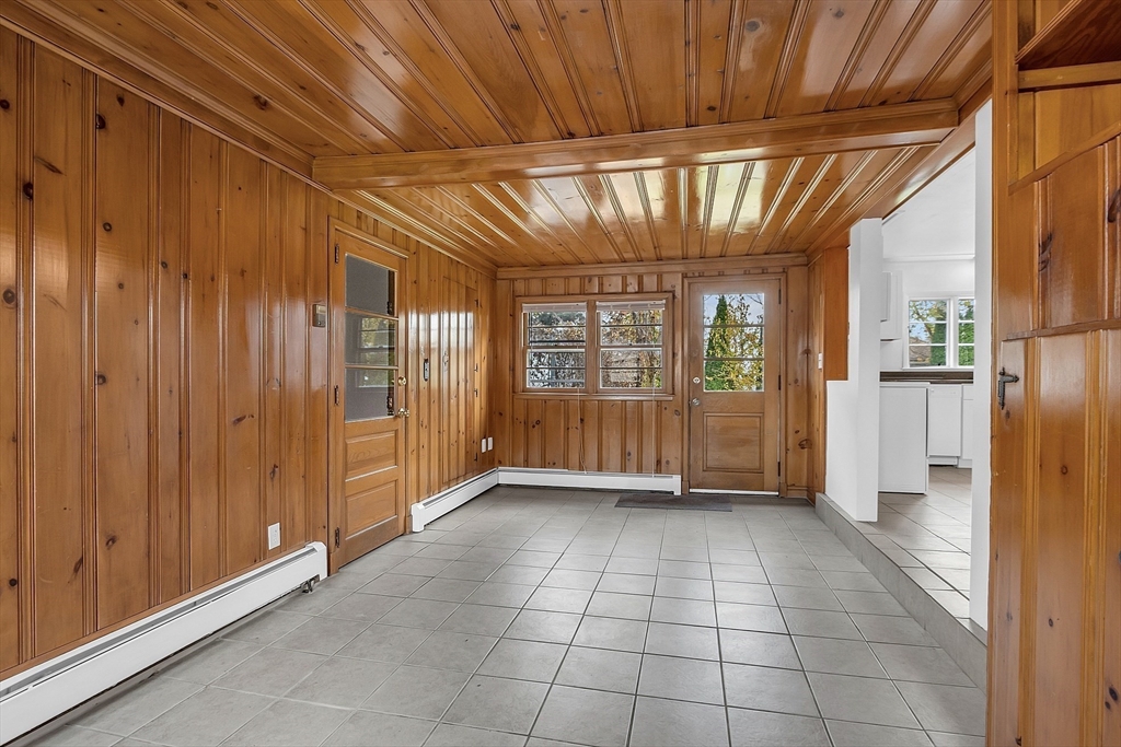 5 Stanley Road Shrewsbury, MA 01545 - Photo 4 of 29 Gallery Image 4