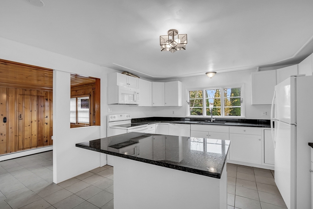 5 Stanley Road Shrewsbury, MA 01545 - Photo 7 of 29 Gallery Image 7
