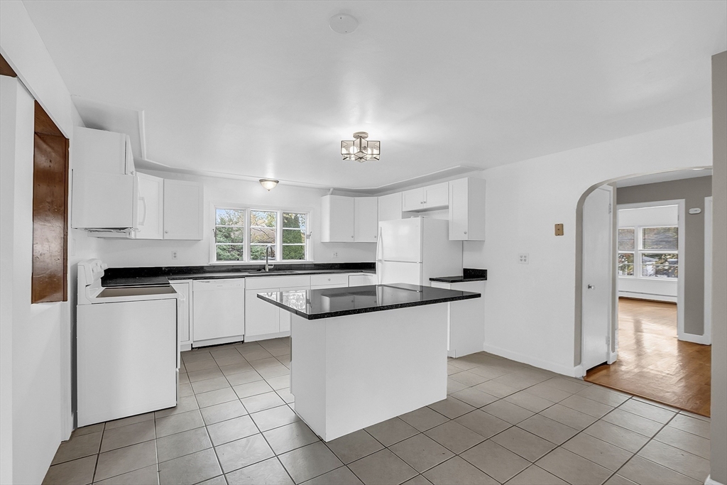 5 Stanley Road Shrewsbury, MA 01545 - Photo 10 of 29 Gallery Image 10