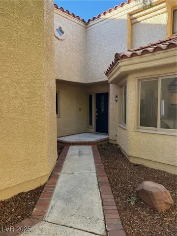 $3,500 | 7656 Boca Raton Drive, Las Vegas, NV 89113