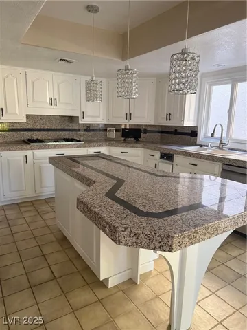 $3,500 | 7656 Boca Raton Drive, Las Vegas, NV 89113