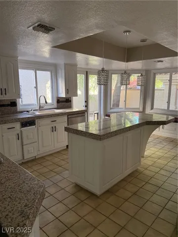 $3,500 | 7656 Boca Raton Drive, Las Vegas, NV 89113