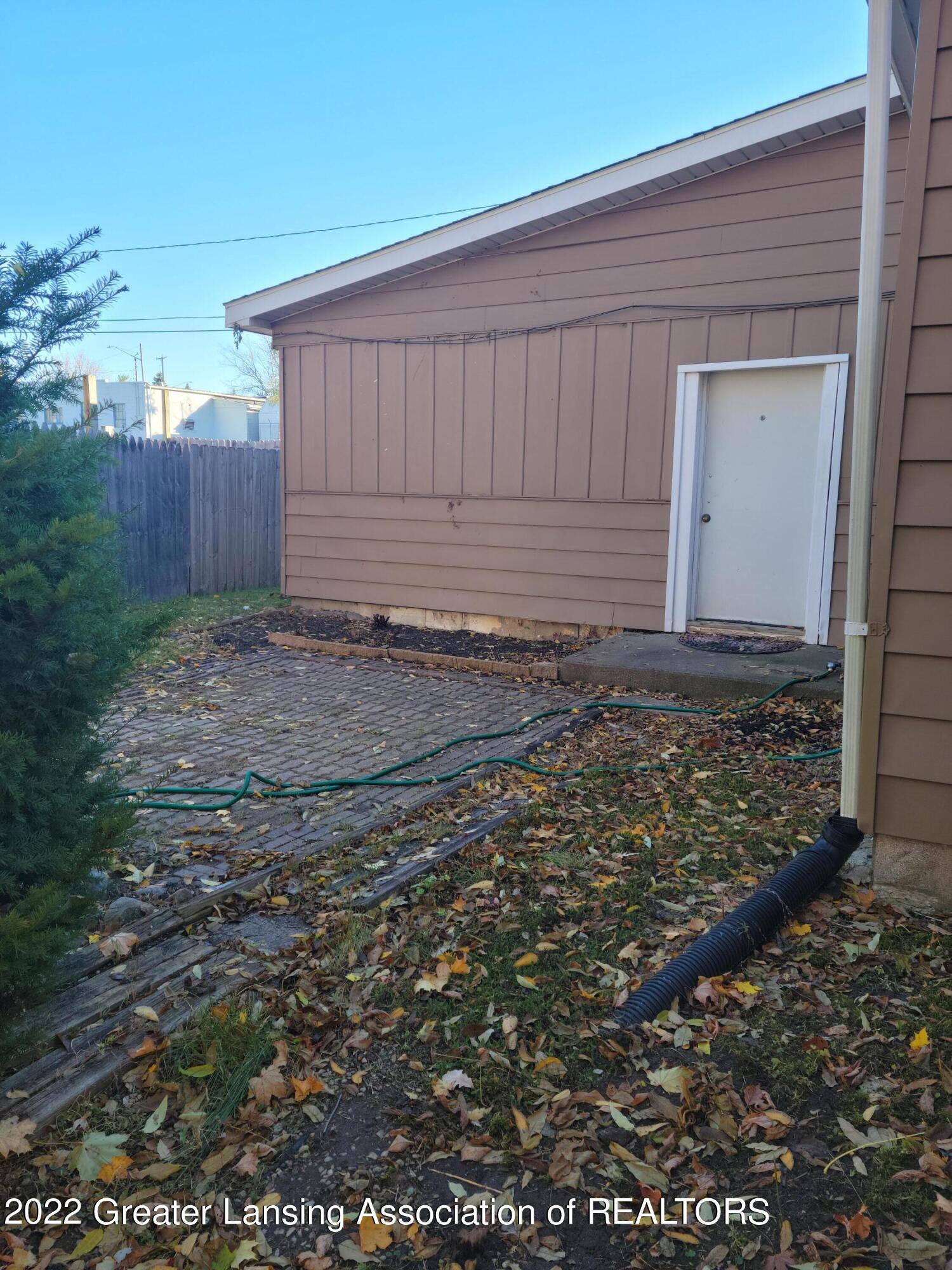 2032 Lambden Road Flint, MI 48532 - Photo 16 of 19 20221027_101632