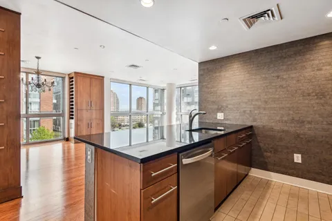$1,350,000 | 201 Marin Boulevard, Unit 720, Jersey City, NJ 07302
