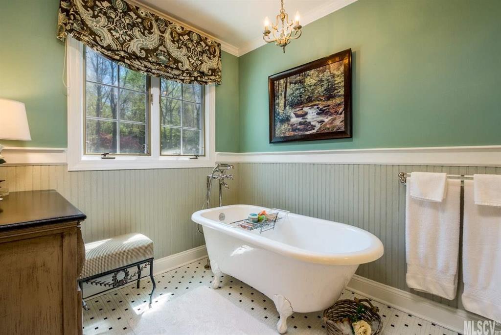 6051 Powder Point Drive Hickory, NC 28601 - Photo 10 of 25 Gallery Image 10