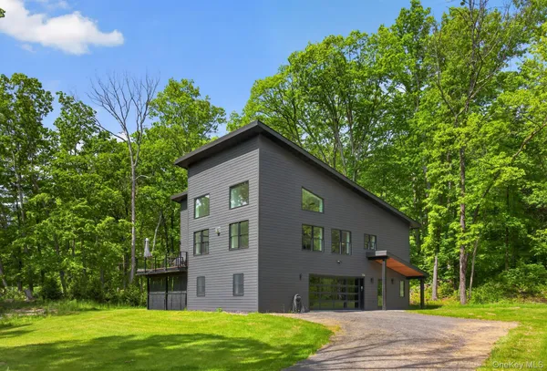 $1,200,000 | 739 Old Post Road, New Paltz, NY 12561