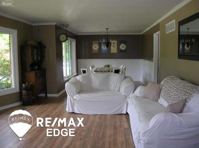 13414 Rohn Road Fenton, MI 48430 - Photo 4 of 20 21170122-3.JPG