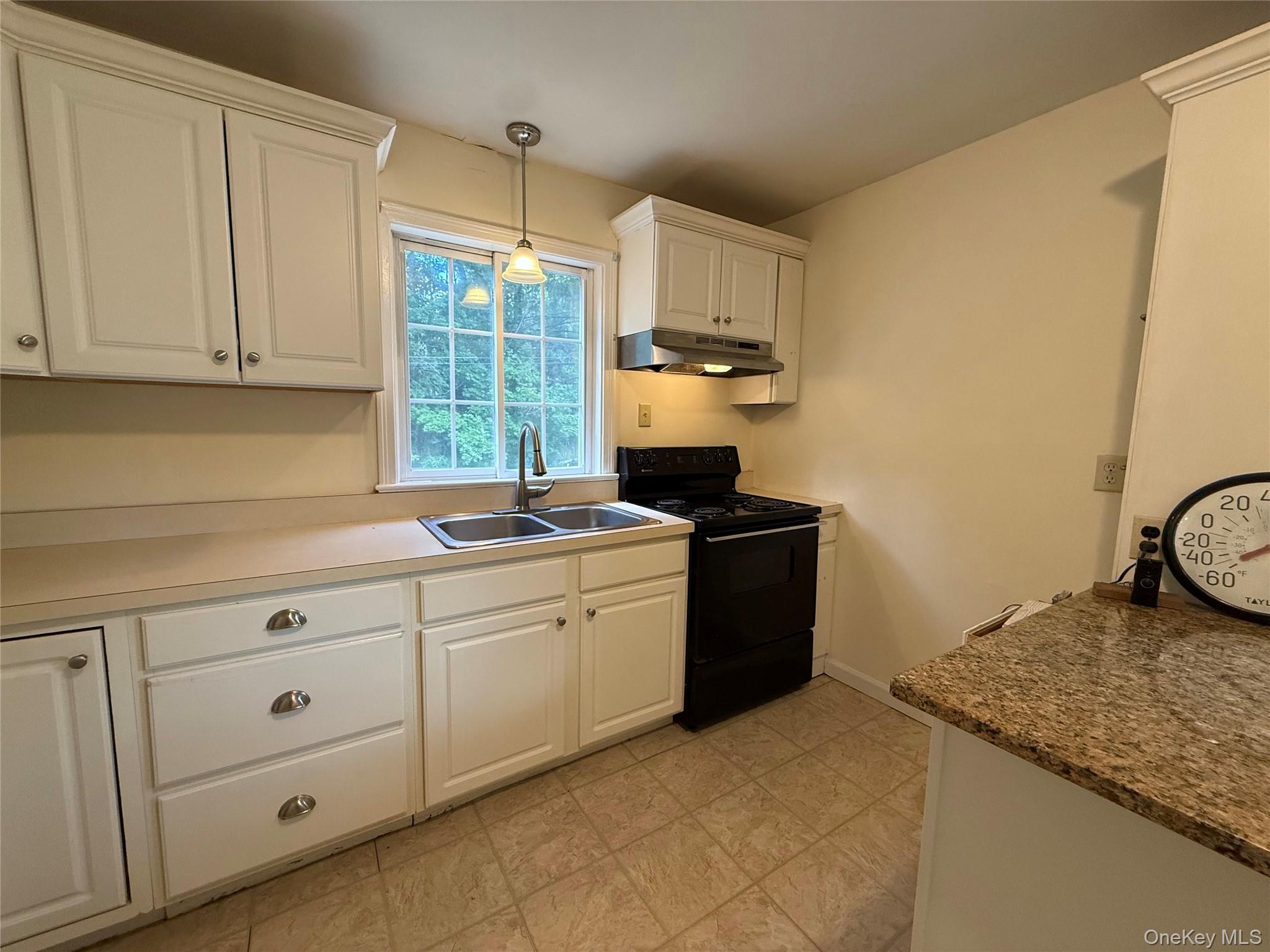 109 Shenandoah Road Hopewell Junction, NY 12533 - Photo 11 of 23