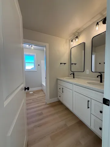 $689,900 | W5846 Delta Drive, Menasha, WI 54952