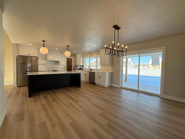 $689,900 | W5846 Delta Drive, Menasha, WI 54952