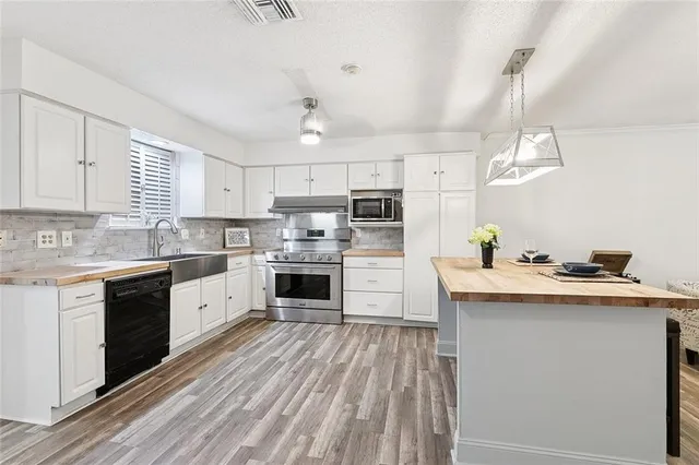 $220,000 | 131 Ann Lane, St. Rose, LA 70087