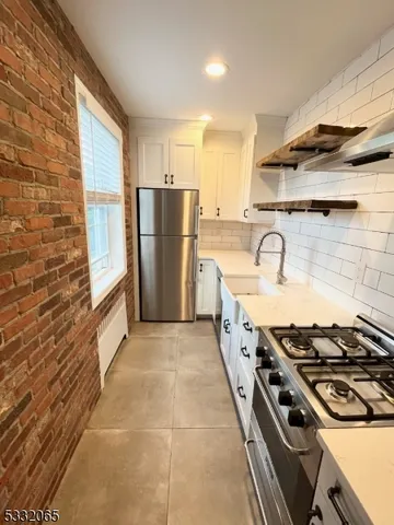 $2,235 | 376 Claremont Avenue, Unit 6, Montclair, NJ 07042