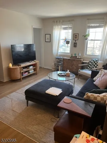 $2,235 | 376 Claremont Avenue, Unit 6, Montclair, NJ 07042