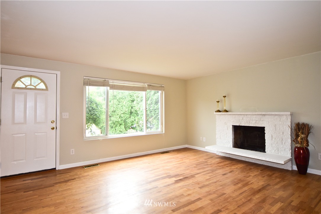 10205 126th Avenue Southeast Renton, WA 98056 - Photo 2 of 25 Gallery Image 2