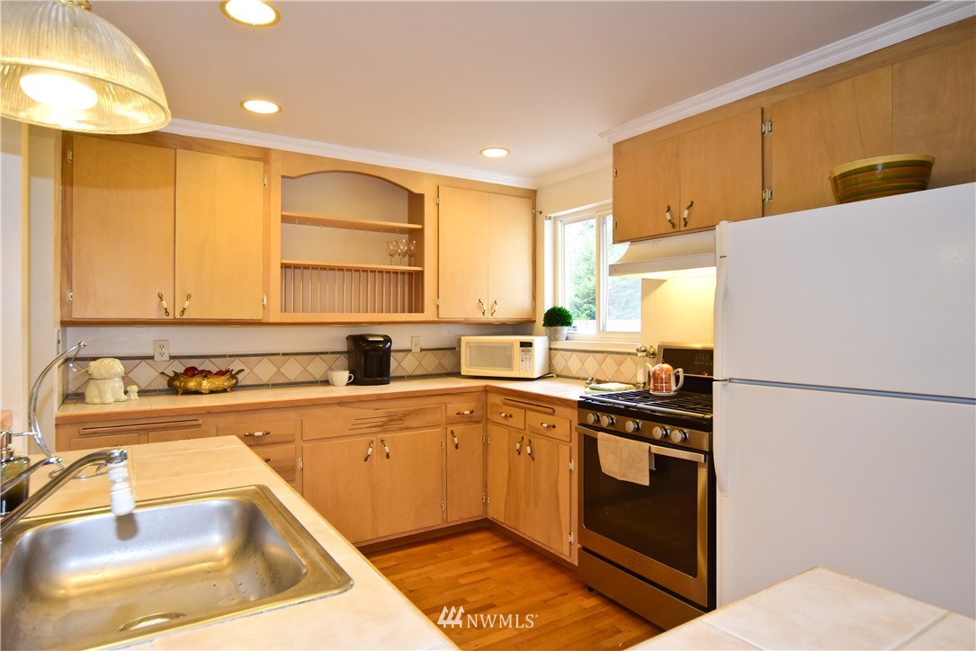 10205 126th Avenue Southeast Renton, WA 98056 - Photo 12 of 25 Gallery Image 12