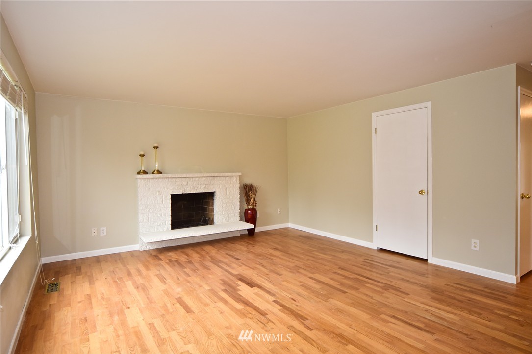 10205 126th Avenue Southeast Renton, WA 98056 - Photo 3 of 25 Gallery Image 3