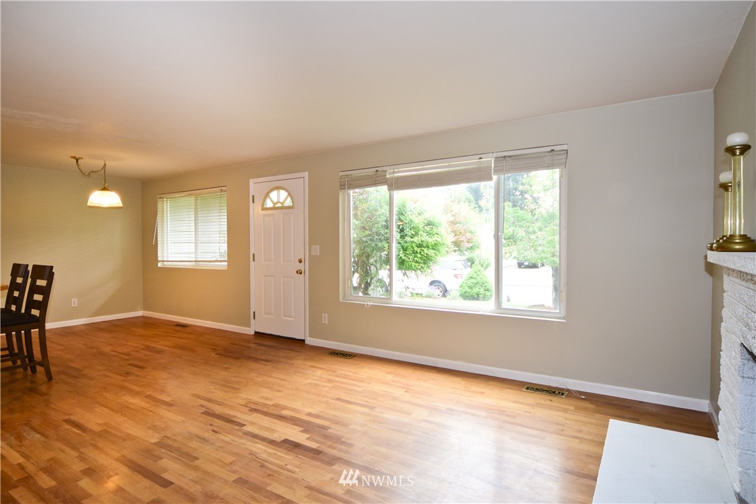 10205 126th Avenue Southeast Renton, WA 98056 - Photo 4 of 25 Gallery Image 4