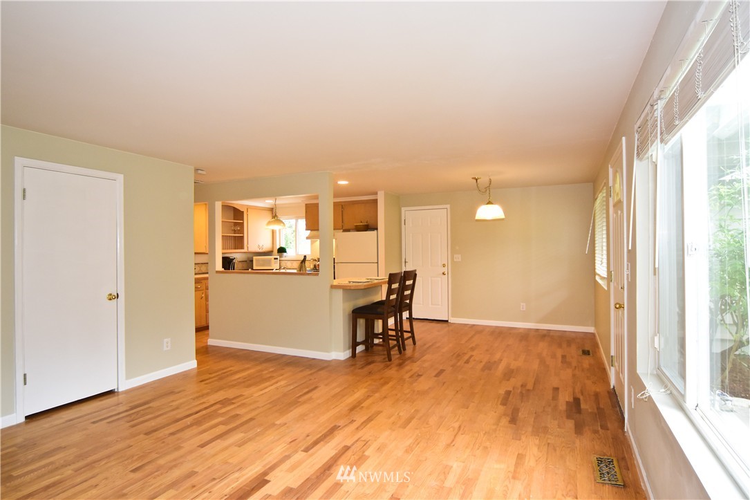 10205 126th Avenue Southeast Renton, WA 98056 - Photo 5 of 25 Gallery Image 5