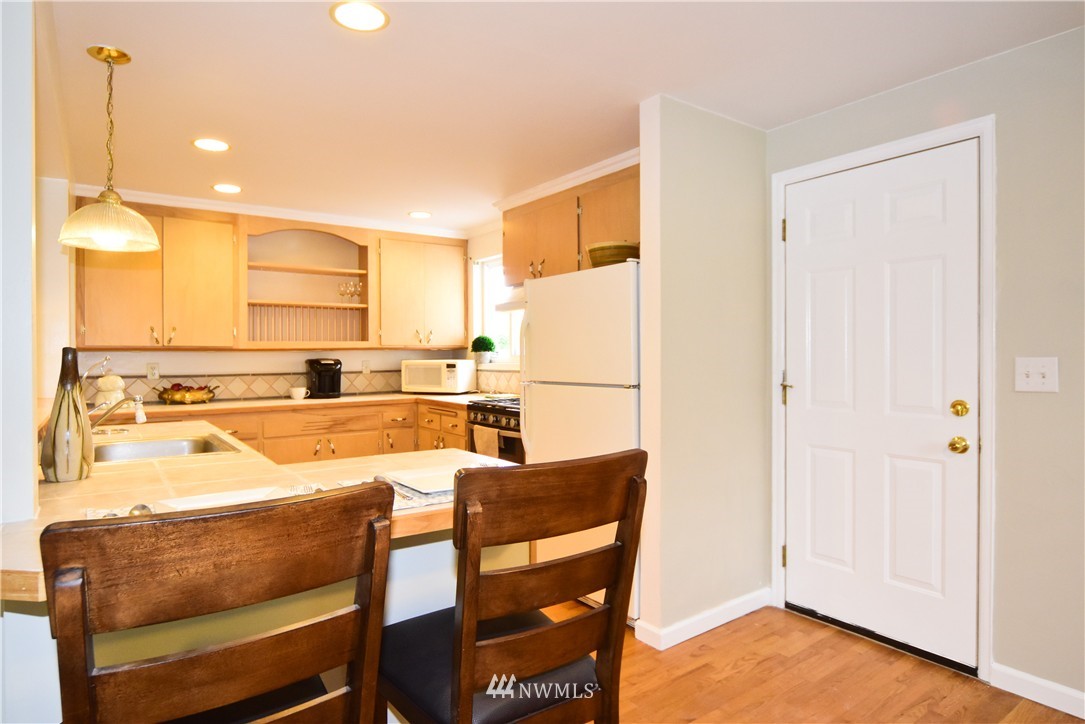 10205 126th Avenue Southeast Renton, WA 98056 - Photo 7 of 25 Gallery Image 7