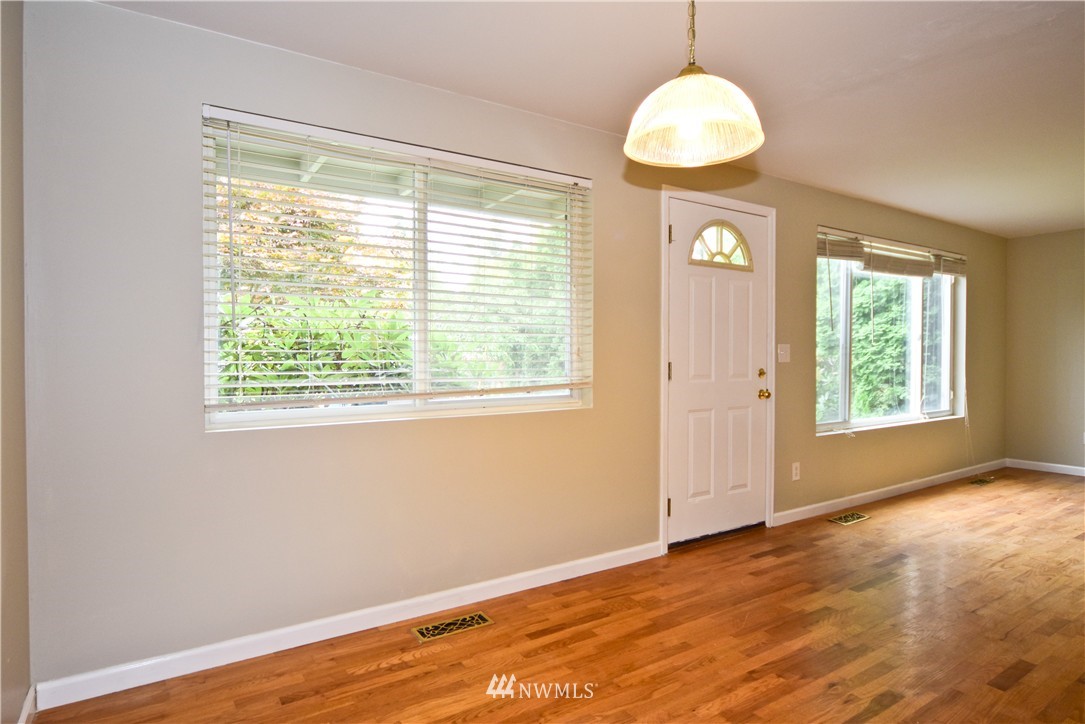 10205 126th Avenue Southeast Renton, WA 98056 - Photo 9 of 25 Gallery Image 9