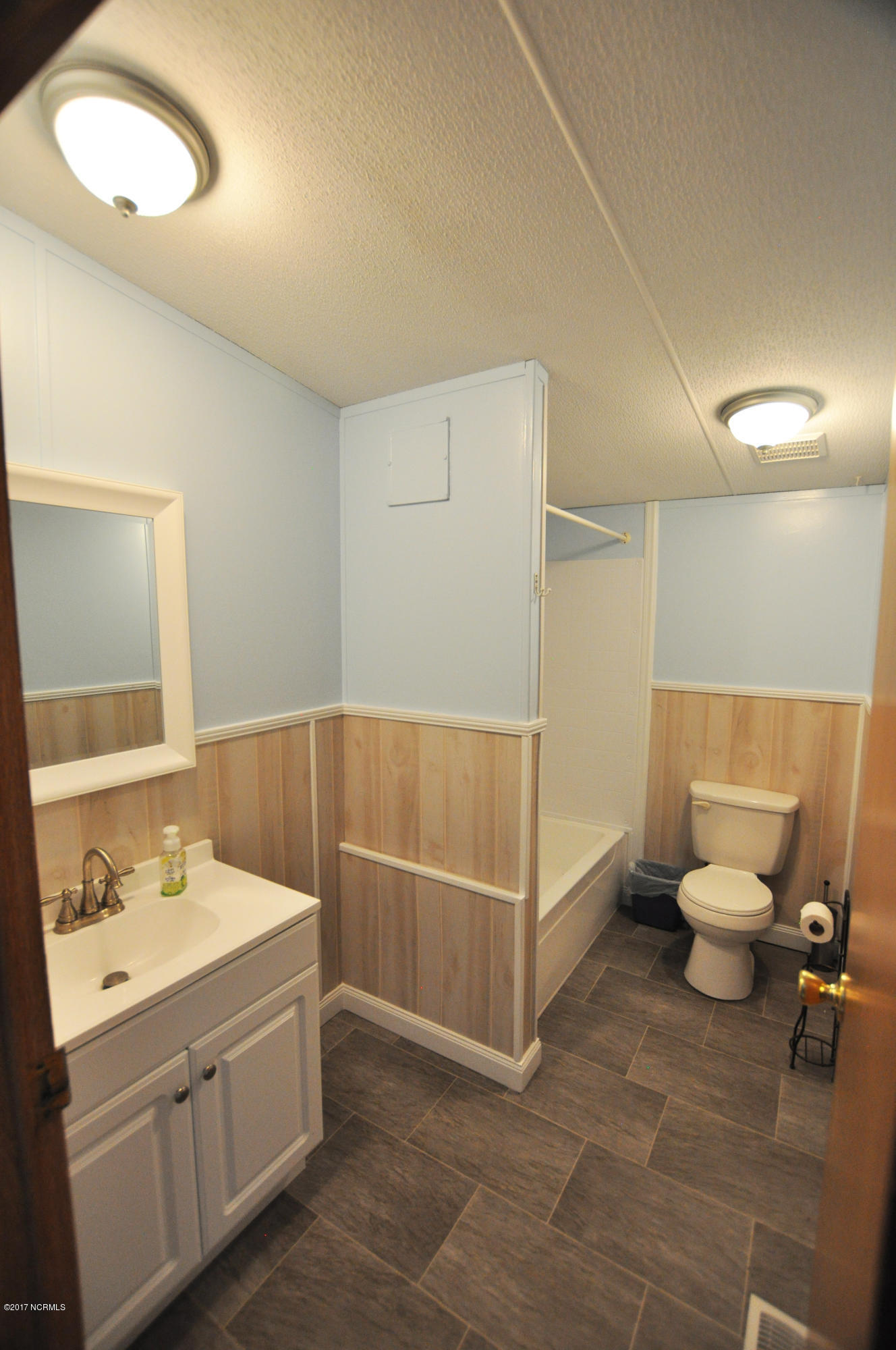 213 Hardesty Farm Road Newport, NC 28570 - Photo 24 of 45 Guest Bath