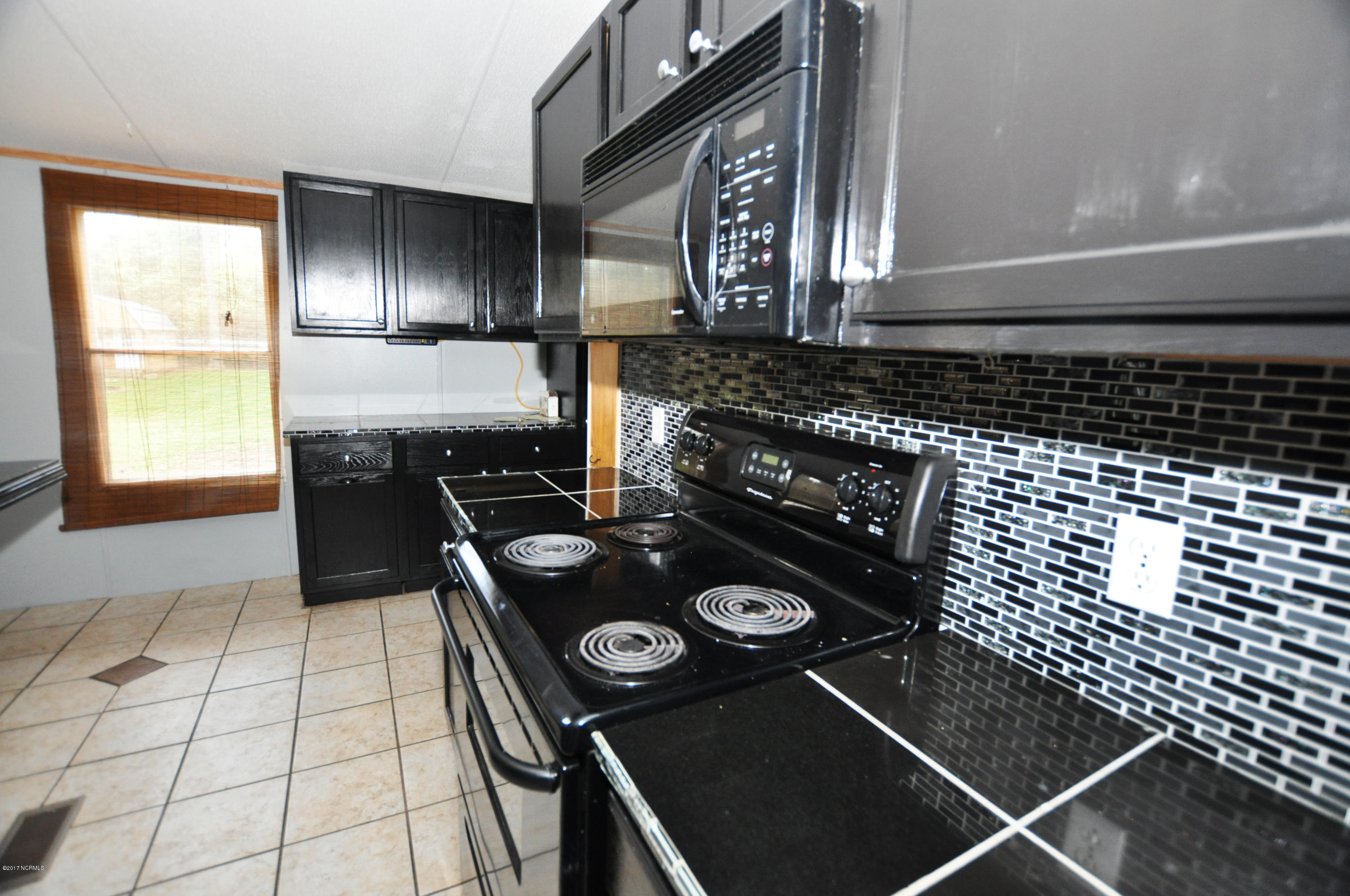 213 Hardesty Farm Road Newport, NC 28570 - Photo 10 of 45 Kitchen