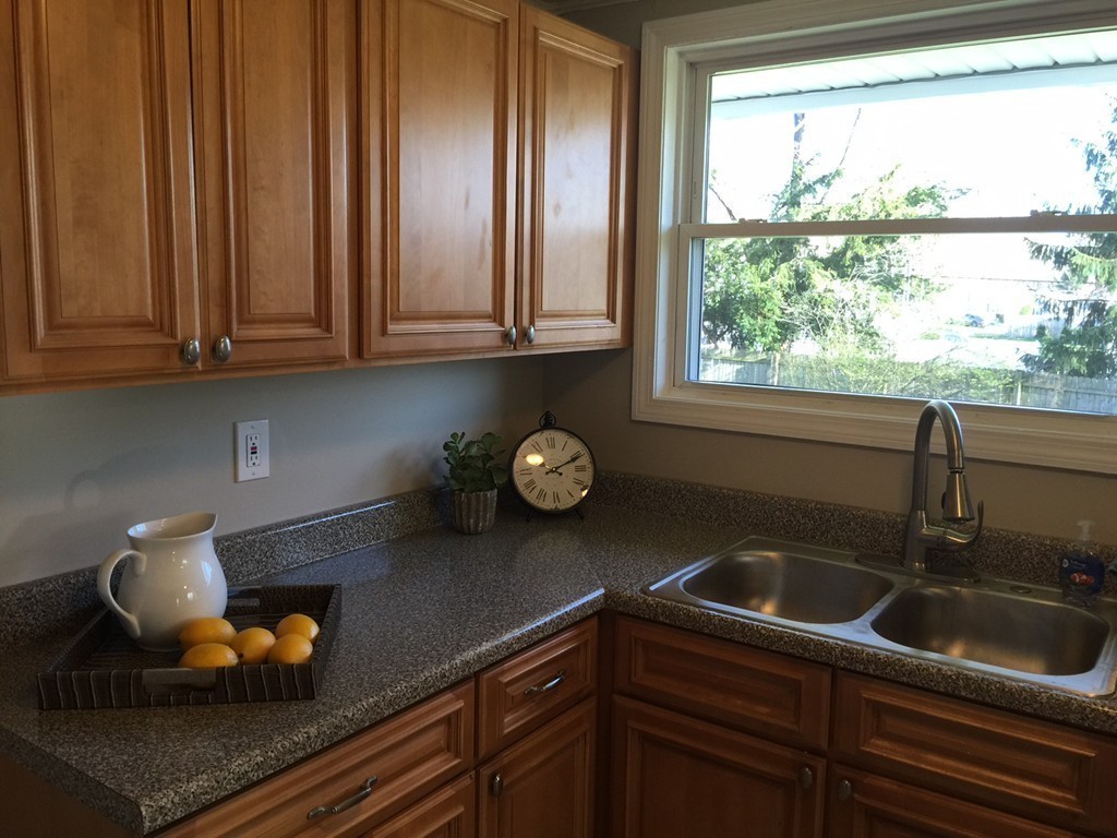 101 Sunset Drive Springfield, MA 01109 - Photo 13 of 23 Gallery Image 13