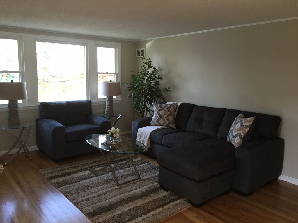 101 Sunset Drive Springfield, MA 01109 - Photo 3 of 23 Gallery Image 3