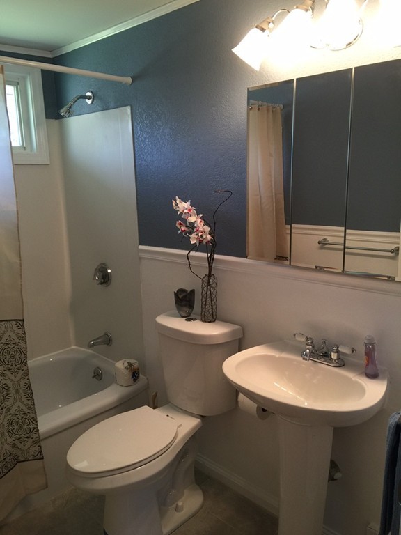 101 Sunset Drive Springfield, MA 01109 - Photo 6 of 23 Gallery Image 6