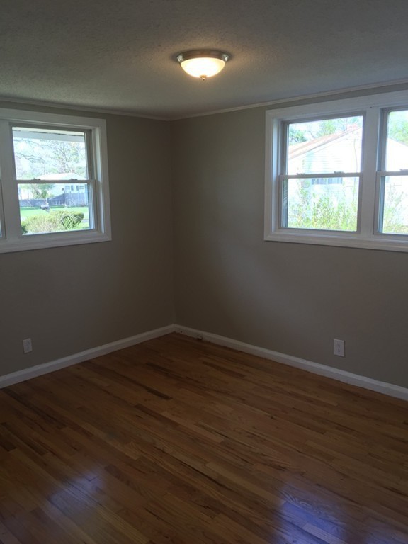 101 Sunset Drive Springfield, MA 01109 - Photo 10 of 23 Gallery Image 10