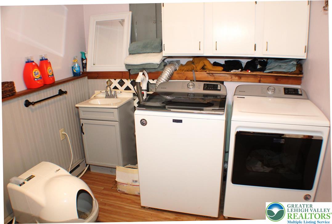3604 Belfry Road Northampton, PA 18067 - Photo 39 of 44 a utility room with dryer and washer