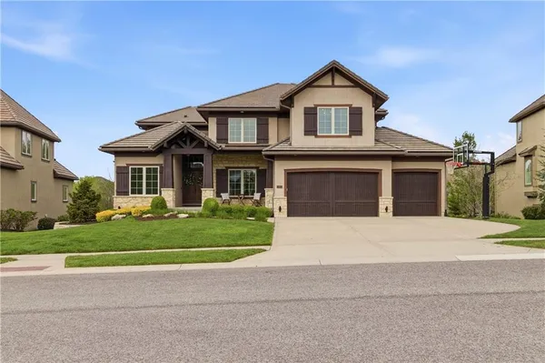 $1,200,000 | 11604 164th Place, Overland Park, KS 66221