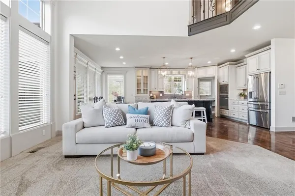 $1,200,000 | 11604 164th Place, Overland Park, KS 66221