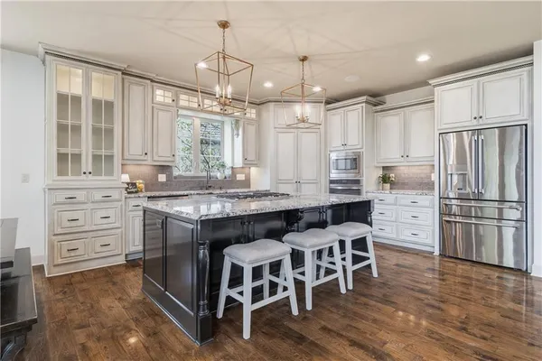 $1,200,000 | 11604 164th Place, Overland Park, KS 66221