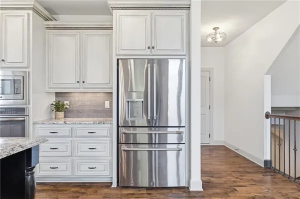 $1,200,000 | 11604 164th Place, Overland Park, KS 66221