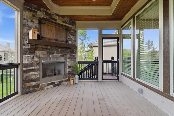$1,200,000 | 11604 164th Place, Overland Park, KS 66221