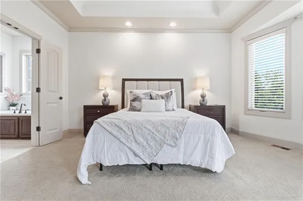 $1,200,000 | 11604 164th Place, Overland Park, KS 66221