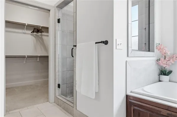 $1,200,000 | 11604 164th Place, Overland Park, KS 66221