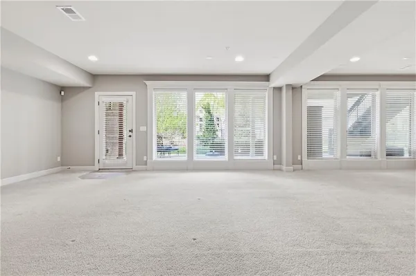 $1,200,000 | 11604 164th Place, Overland Park, KS 66221