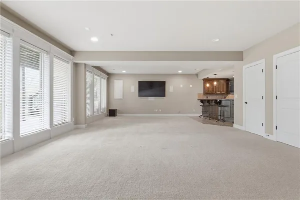 $1,200,000 | 11604 164th Place, Overland Park, KS 66221