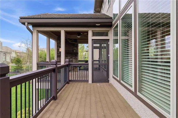 $1,200,000 | 11604 164th Place, Overland Park, KS 66221
