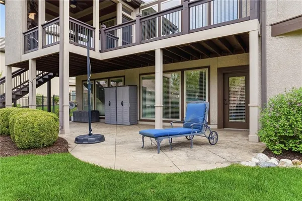 $1,200,000 | 11604 164th Place, Overland Park, KS 66221