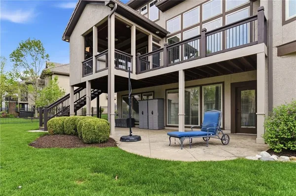 $1,200,000 | 11604 164th Place, Overland Park, KS 66221