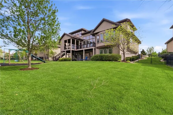 $1,200,000 | 11604 164th Place, Overland Park, KS 66221