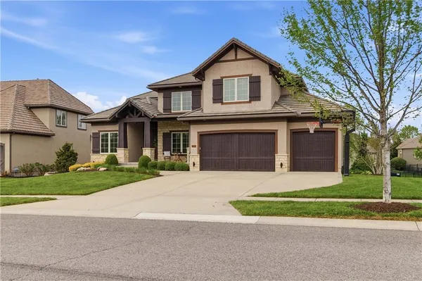 $1,200,000 | 11604 164th Place, Overland Park, KS 66221