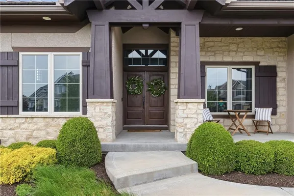 $1,200,000 | 11604 164th Place, Overland Park, KS 66221