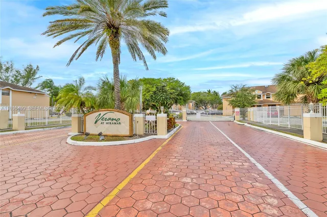 $264,900 | 2288 Southwest 81st Avenue, Unit 2288, Miramar, FL 33025