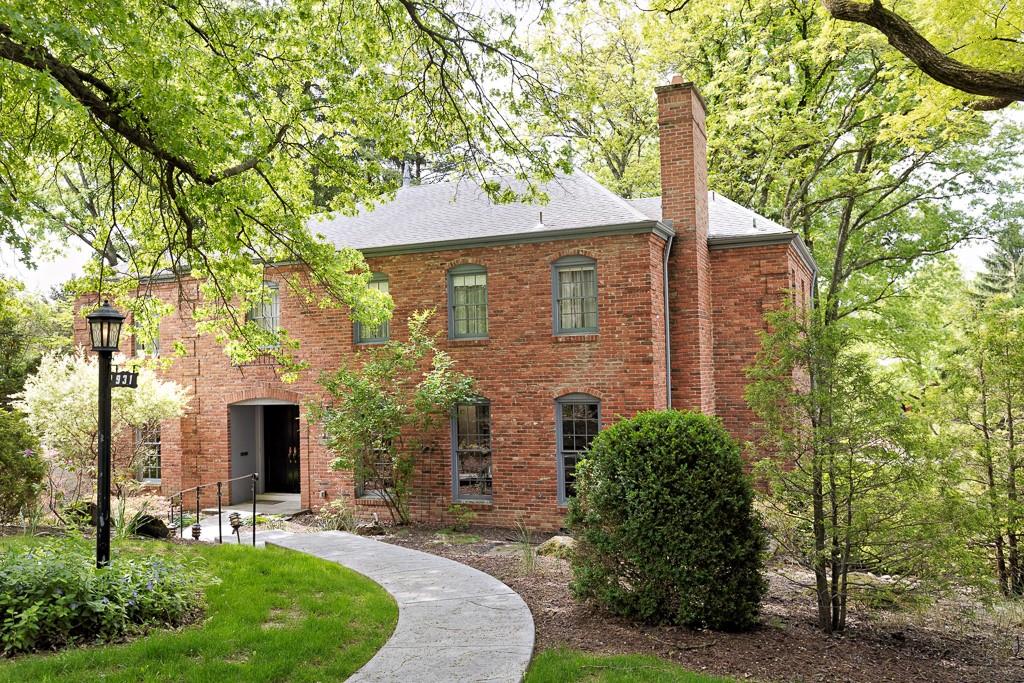 931 Valleyview Road Pittsburgh, PA 15243 - Photo 1 of 35 Gallery Image 1